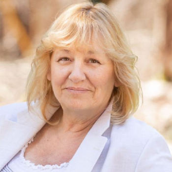 Julia Randall Realtor with Berkshire Hathaway HomeServices Hodrick Realty