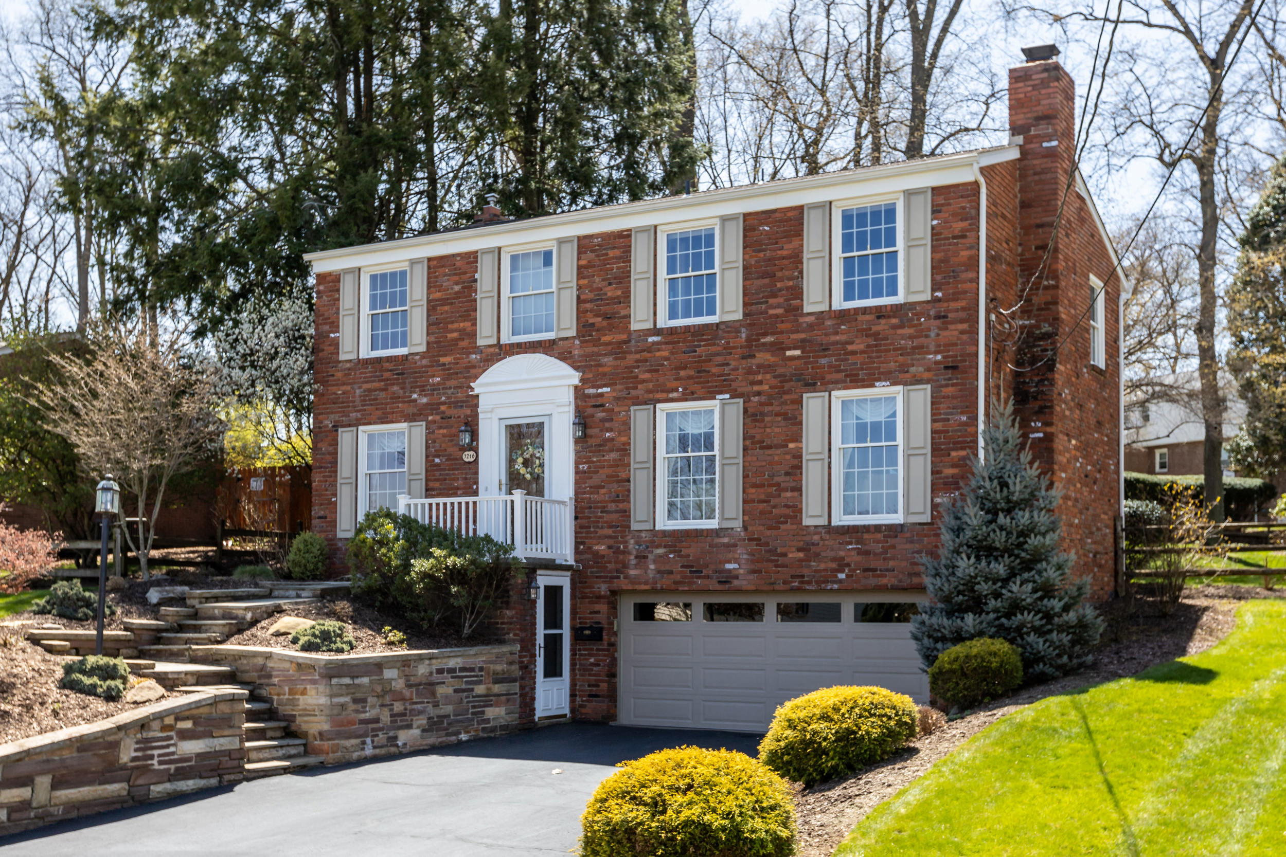 3216 Postgate Dr, Bethel Park, PA 15102, USA